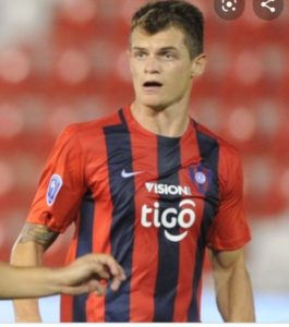 LLEGARIA EL DEFENSA SANTIAGO MOLINA A MAGALLANES 3