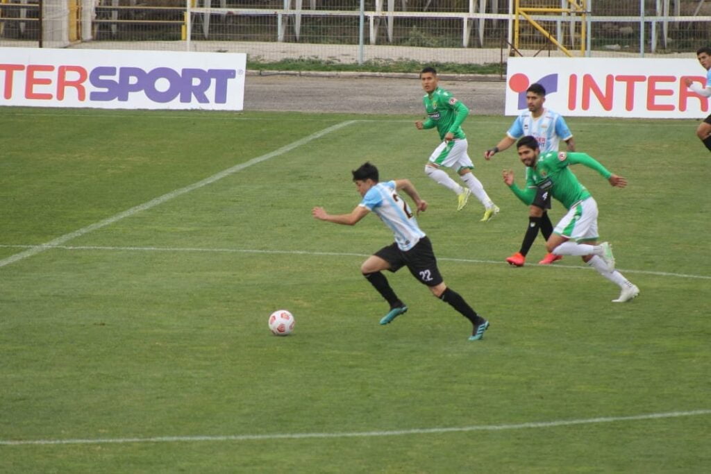 MAGALLANES GOLEA AL AUDAX ITALIANO 4-0 POR COPA CHILE 8