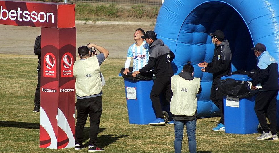 ALBUM DE FOTOS DE MANOJITOS.CL MAGA VS VIAL 2-1 1