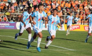 MAGALLANES GANA A COBRELOA Y ASEGURA LA PUNTA 3