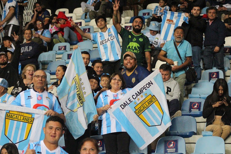 LA HINCHADA DE MAGALLANES CUMPLIÓ CONTRA BOTAFOGO 5