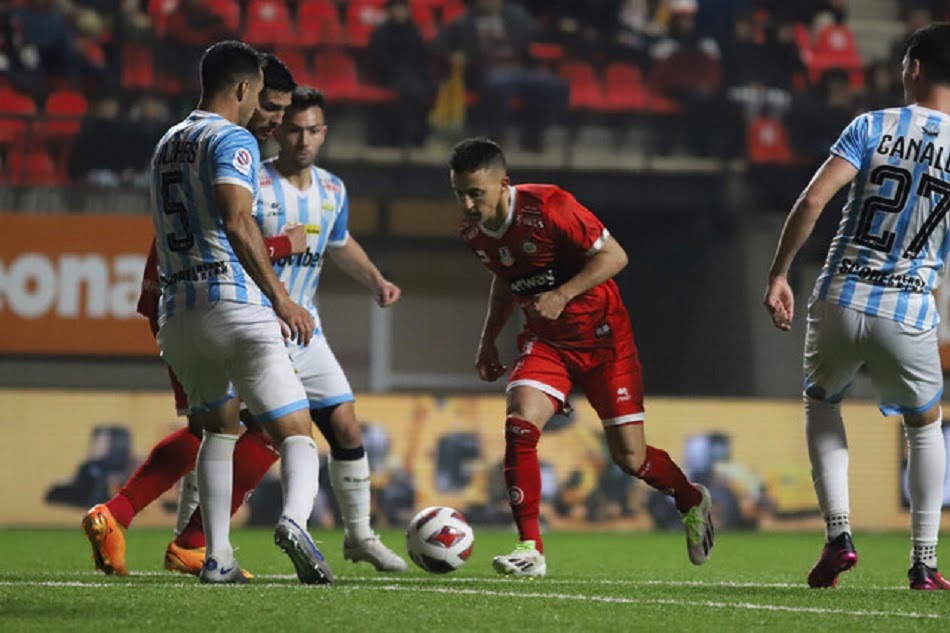 CON GOL DE OTRO PARTIDO MAGALLANES CAE 2X1 EN CALERA 12