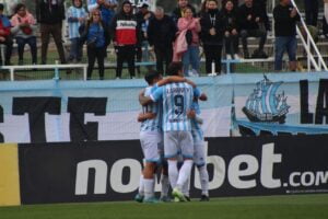 UN MAGALLANES CON GRAN ACTITUD LO GANA 2X0 A PALESTINO Y SALE DEL FONDO 5