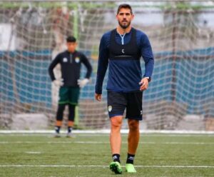 LO REAL ES QUE LARRIVEY ENTRENA EN MAGALLANES 3