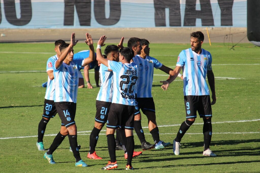 MAGALLANES SIGUE IMPARABLE Y DOBLEGA A SANTA CRUZ 5