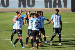 MAGALLANES SIGUE IMPARABLE Y DOBLEGA A SANTA CRUZ 3