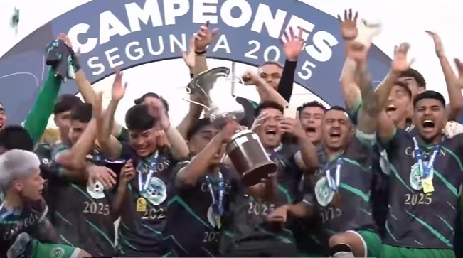 Al sur los pasajes: Puerto Montt es campeón de la Segunda División y será parte del Ascenso en 2026 1